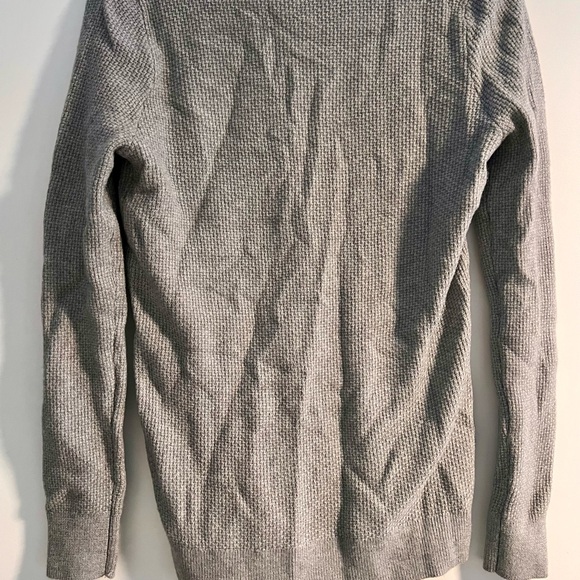 Denver Hayes Gray Waffle Crew Sweater - Picture 3 of 3